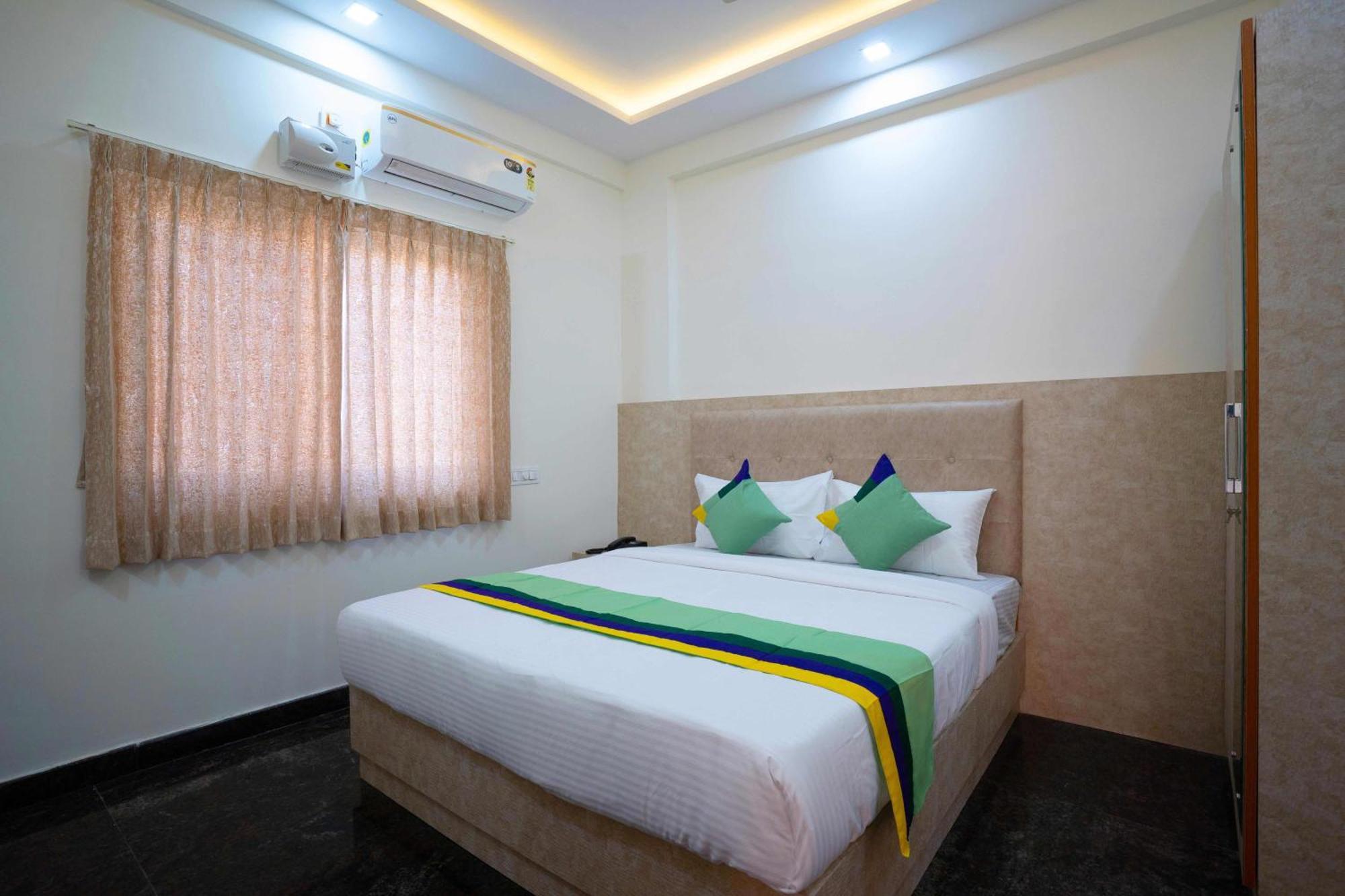 Treebo Galaxy Kings Suites, Hebbal Bangalore Extérieur photo