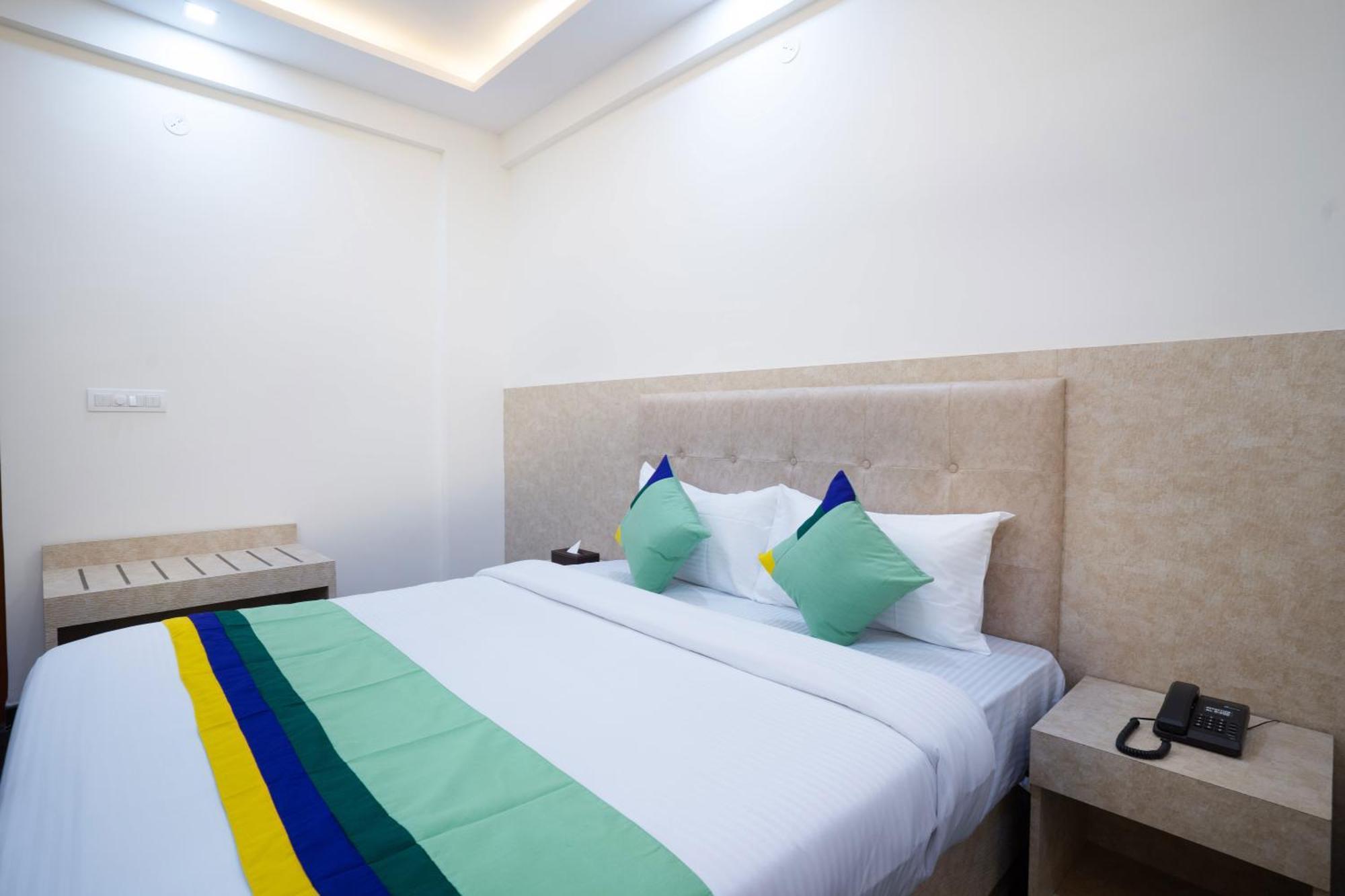 Treebo Galaxy Kings Suites, Hebbal Bangalore Extérieur photo