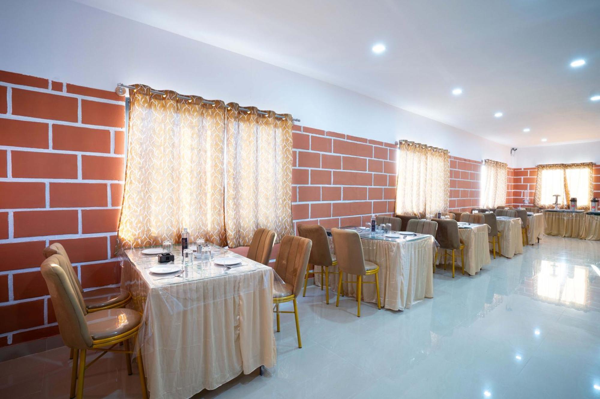 Treebo Galaxy Kings Suites, Hebbal Bangalore Extérieur photo