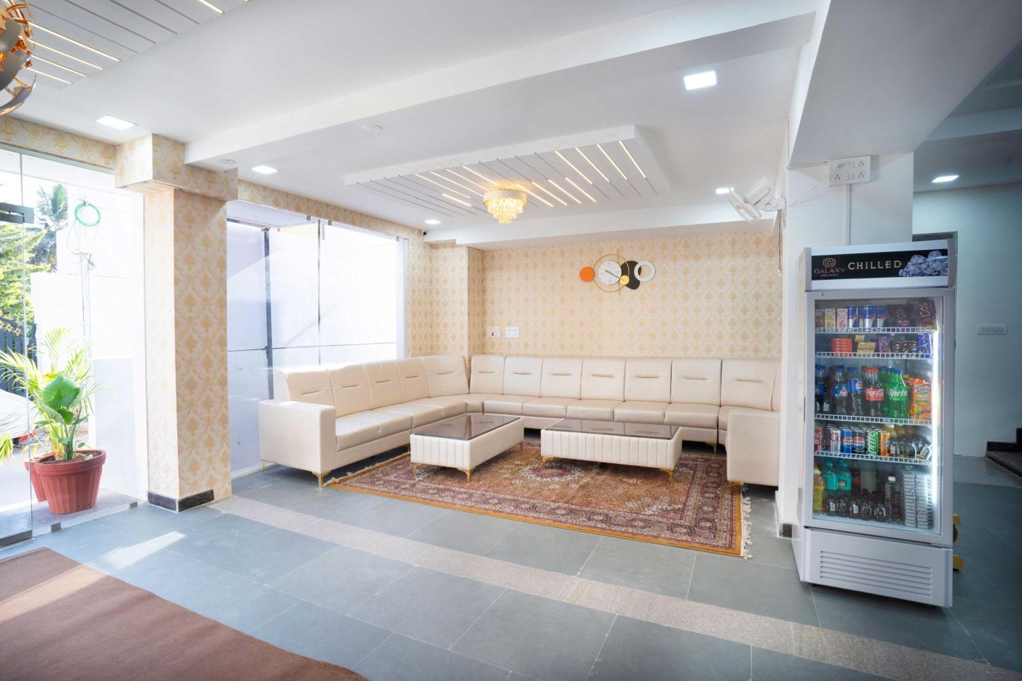 Treebo Galaxy Kings Suites, Hebbal Bangalore Extérieur photo