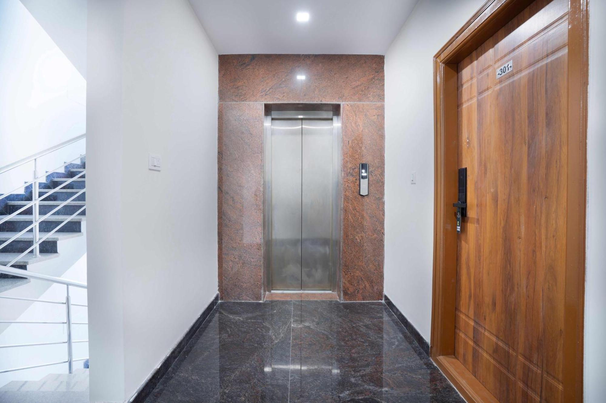 Treebo Galaxy Kings Suites, Hebbal Bangalore Extérieur photo